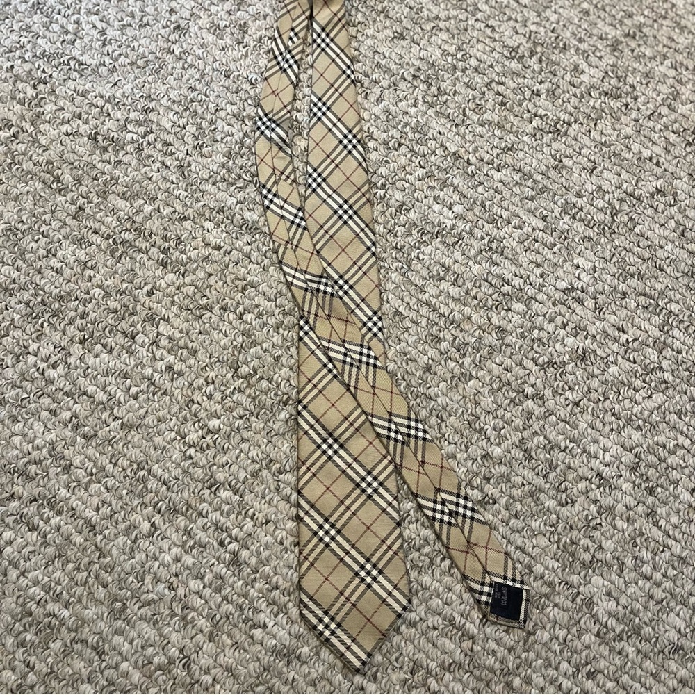 Burberry Classic Nova Check Silk Tie